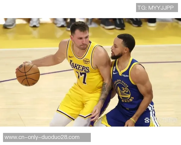 回顾2020年8月27日湖人与开拓者的精彩对决与赛后分析