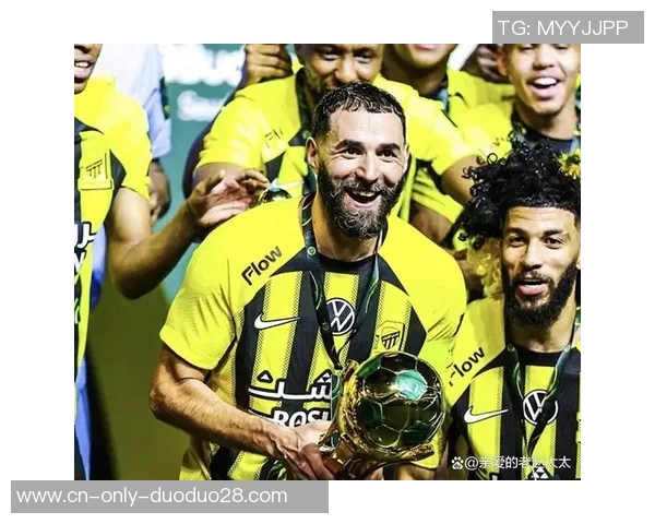 4-1，C罗争冠劲敌反转，晋级国王杯四强，37岁本泽马无敌三响炮