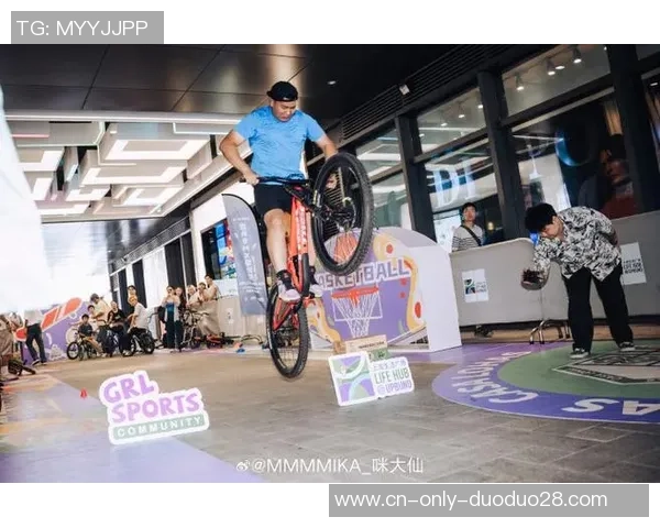 吉尼斯纪录日全球炫技：中国少年骑小轮车“飞天”2.9米，纽约女子改写“最大爆破头”纪录